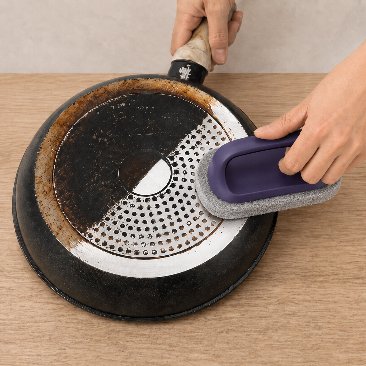 MagicClean Rengöringssvamp med handtag - Tar bort rost, fett & fastbrända rester